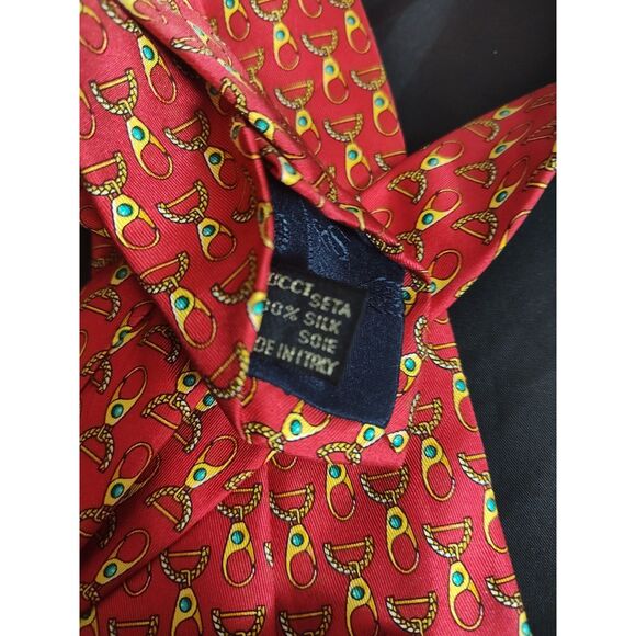 Gucci Men's 100% Silk Red Tie - Picture 6 of 6